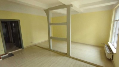 charmante 3-Zimmer-Wohnung in denkmalgeschütztem Haus