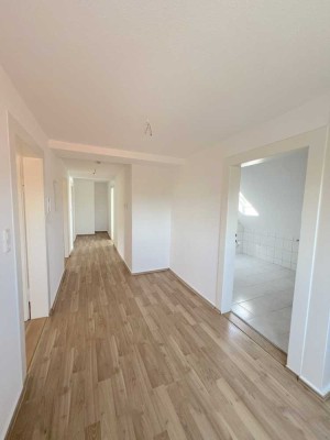 *S*A*N*I*E*R*T*E* 3-Zimmer-Wohnung in Friedberg zu vermieten!
