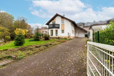 MANNELLA *Eleganz, Komfort & viel Platz zum Wohlfühlen* Freistehendes Traumhaus in Seelscheid.