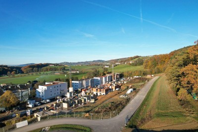 Mittertreffling | 4 Raumwohnung mit großem Balkon inkl. 2 TG-Stellplätzen!