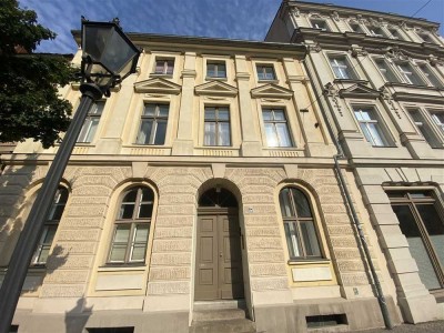 Schicke vier Zimmer Wohnung mit Balkon mitten in der Innenstadt