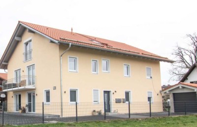 Attraktives Zweifamilienhaus (Neubau) mit Doppel und Einzelgarage