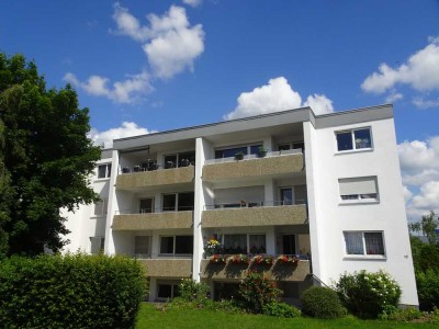 Neu renovierte Vier-Zimmer-Wohnung im 1. OG mit überdachten Südbalkon in Herzogenaurach