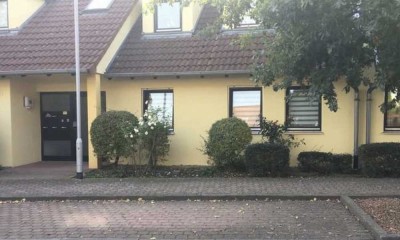 Stilvolle, renovierte 3-Zimmer-Wohnung mit Sonnenbalkon und Einbauküche in Ober-Ramstadt