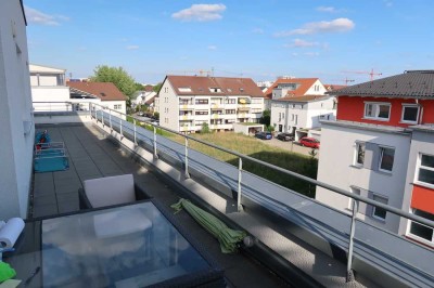 Schönes Penthouse, 3,5 Zimmer, Parkettböden, L-förmige Terrasse 52qm