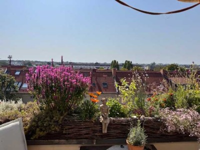 Ruhige, sonnige Dachgeschoß-Maisonette  auf 3 Etagen