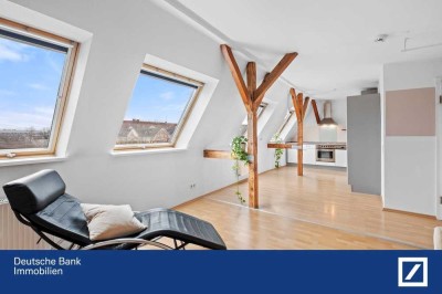 Wohnen im Herzen von Eimsbüttel: Großzügige 2-Zimmer-Wohnung mit Loftcharakter und Freisitz