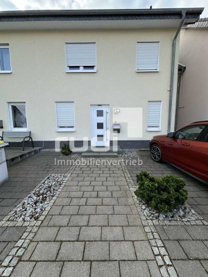 Familienfreundliche Doppelhaushälfte mit Ausbaupotenzial in Top-Lage