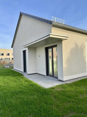 Bungalow mit 5 Zimmern und Doppelgarage in Markkleeberg. Wohnen auf einer Ebene. Tel 015226918735