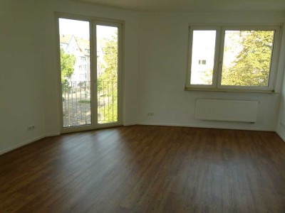 Helle 2 Zimmer Wohnung plus großer Wohnküche in Düsseldorf-Pempelfort (nur tel. Kontakt)