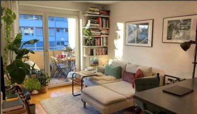 2-Zimmer Wohnung mit großem Balkon und Garage