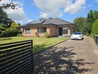 Attraktiver Bungalow mit moderner Ausstattung, PV-Anlage und großem Garten in Beringstedt