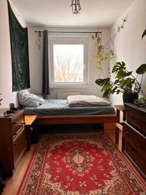 Exklusiv: Helle & familienfreundliche 4-Zimmer-Wohnung mit Einbauküche in Kaulsdorf,