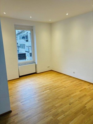 Traum 4-Zimmer Wohnung im Herzen von Graz: modernisiert/Saniert mit Balkon. Jetzt zugreifen!