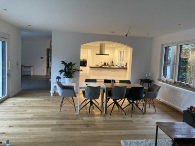 Sanierte Wohnung mit fünf Zimmern sowie sehr großzügiger Terrasse und Einbauküche in Bendorf
