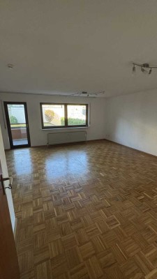 Helle 3,5-Zimmer-Wohnung mit Balkon und Einbauküche in Heilbronn