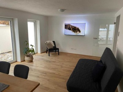 Exklusive, sanierte 3,5-Zimmer-Souterrain-Wohnung voll möbliert für Kurzzeitmieter (mind. 6 Monate)