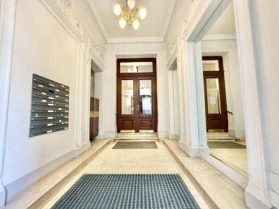 STADTWOHNUNG - Erstbezug - ca. 54m² NFL - 2 Zimmer - komplett Sanierung - hochwertige Ausstattung - Stilaltbau
