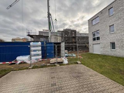 Erstbezug im Neubau: 3 Zimmer auf ca. 84,41 m² im Staffelgeschoss mit Aufzug und tollem Balkon