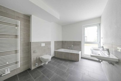 Lichtdurchfluteter Wohntraum mit sonniger Terrasse und moderner Einbauküche