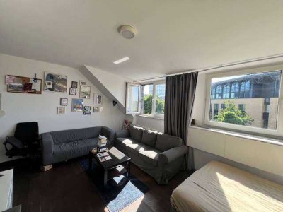 LORETTOVIERTEL - CHARMANTES APARTMENT MIT BLICK  ZUM STADTTOR - 5 MINUTEN ZUM RHEIN