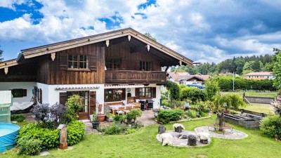 LANDHAUS-IDYLLE AM TEGERNSEE
STILVOLLES LANDHAUS MIT GROSSEM GARTEN