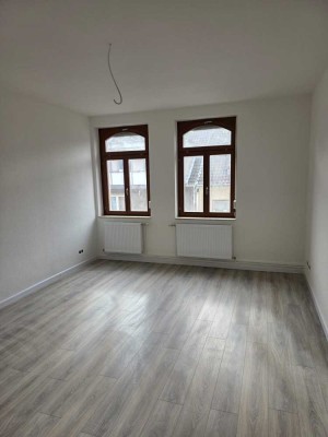 ERSTBEZUG NACH SANIERUNG ! 3 Zimmer Altbauwohnung mit Balkon & Fernwärme ab 15.01.2026