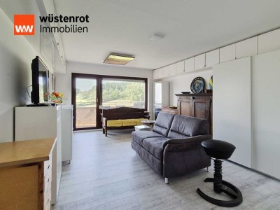 Friedrichsdorf-Köppern: Sanierte Wohnung barrierefrei und mit Weitblick - auf Wunsch vollmöbliert