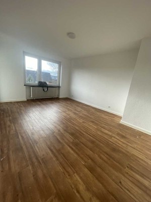 Schöne, helle 3 Zimmer Wohnung mit Balkon in ruhiger Lage!