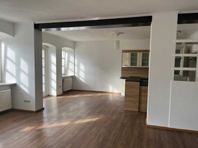 Sanierte 2-Zimmer-Wohnung mit Einbauküche in Rotthalmünster