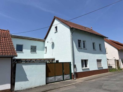 Familienfreundliches Einfamilienhaus mit separatem Gartenhaus, großem Garten, Garage und Solaranlage