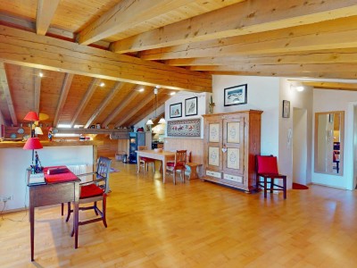 Großzügiges Dachgeschoss Apartment mit Balkon &amp; Bergblick