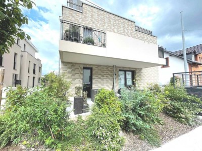 Moderne 2,5-Zimmer-Erdgeschosswohnung mit großer Südterrasse, EBK und TG-Platz in Mainz-Finthen