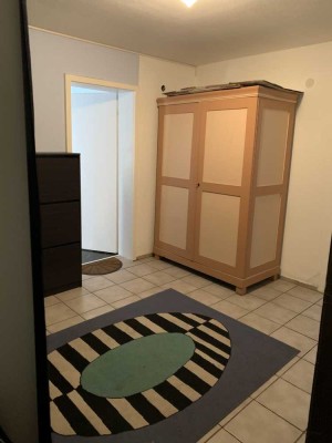 1,5 ZW, voll möbliert mit großer Terrasse, Tageslicht Bad und Gartenzugang ,