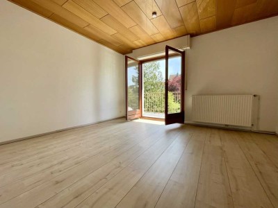 Ruhiger Nachmieter gesucht, für charmante 2 Zi.-Wohnung mit großer Dachterrasse