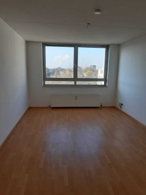 Vollständig renovierte 1-Zimmer-Etagenwohnung mit Balkon in Monheim am Rhein