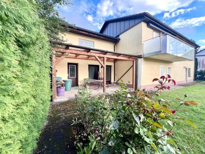 Einfamilienhaus mit großer Einliegerwohnung bezugsfertig