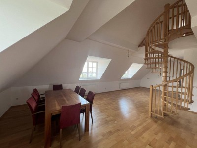Klimatisiertes Dachgeschoss - 3-Zimmer - Lift vorhanden! Ohne Finanzierungsbeitrag!