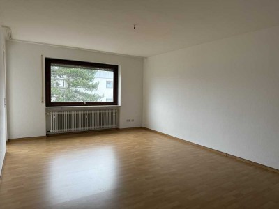 2 ZKB mit Balkon + Stellplatz ab sofort bezugsfrei!