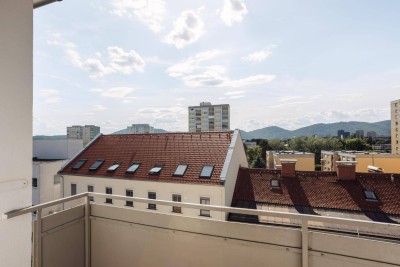 8020: Helle 4-Zi-, Dachgeschoss-Wohnung, nahe Mur/Augarten/Citypark