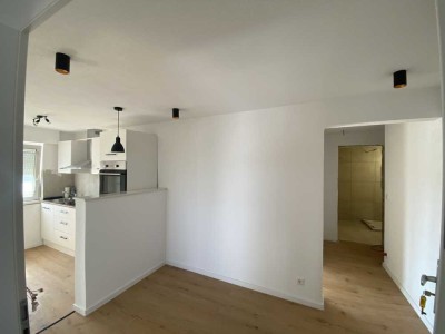 Erstbezug nach Sanierung: ansprechende 2-Zimmer-Wohnung mit Einbauküche und Balkon in Waiblingen