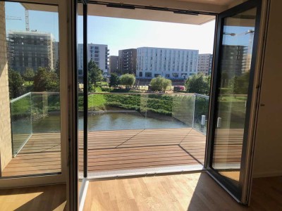 Wunderschöne Wohnung mit direktem Blick auf die Elbe und Park, Loggia mit Südausrichtung.