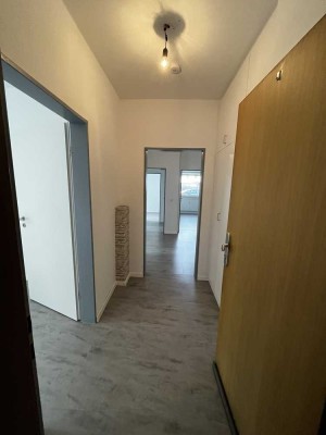 Freundliche 3,5-Zimmer-EG-Wohnung mit Balkon und Keller - ab sofort verfügbar