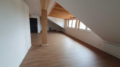 Stilvolle 2-Zimmer-DG-Wohnung in Altenstadt mit Bergblick