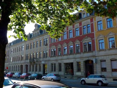 möblierte 2,5-Zimmer-Wohnung in stilvollem Wohnhaus