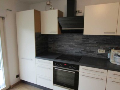 Pf-Dillweißenstein in bester Wohnlage, gepflegte 86 m² gr. 3-Zi-Whg, EBK gegen kl. Ablöse,  Balkon