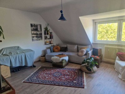 Gemütliche Dachgeschosswohnung – perfekt für Anleger und Eigennutzer