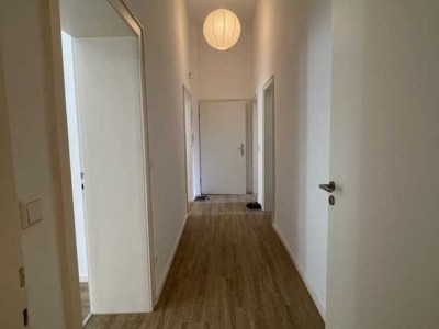 Großzügige 2 ZKB - WG geeignet