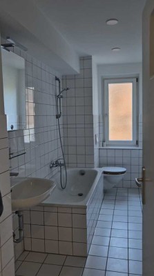 Frisch sanierte, schöne, helle 2-Zimmer Wohnung im pulsierenden Herzen von Linden zu vermieten.