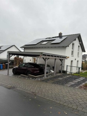 Modernes Einfamilienhaus (Baujahr 2020) mit großem Garten, Photovoltaik & Wärmepumpe - sofort bezugs